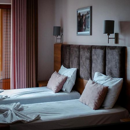 Hotel Fron Sarande Ngoại thất bức ảnh