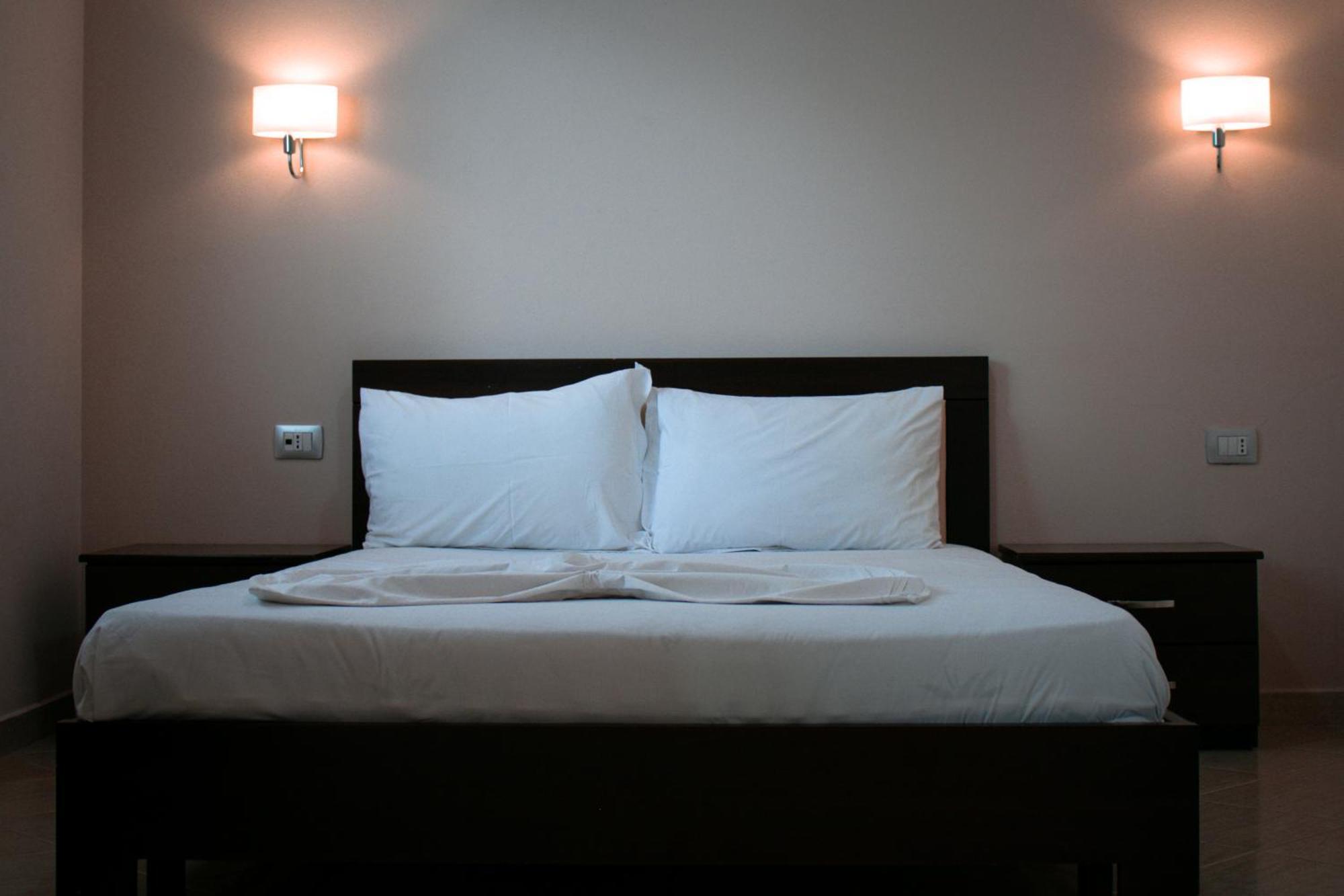 Hotel Fron Sarande Ngoại thất bức ảnh