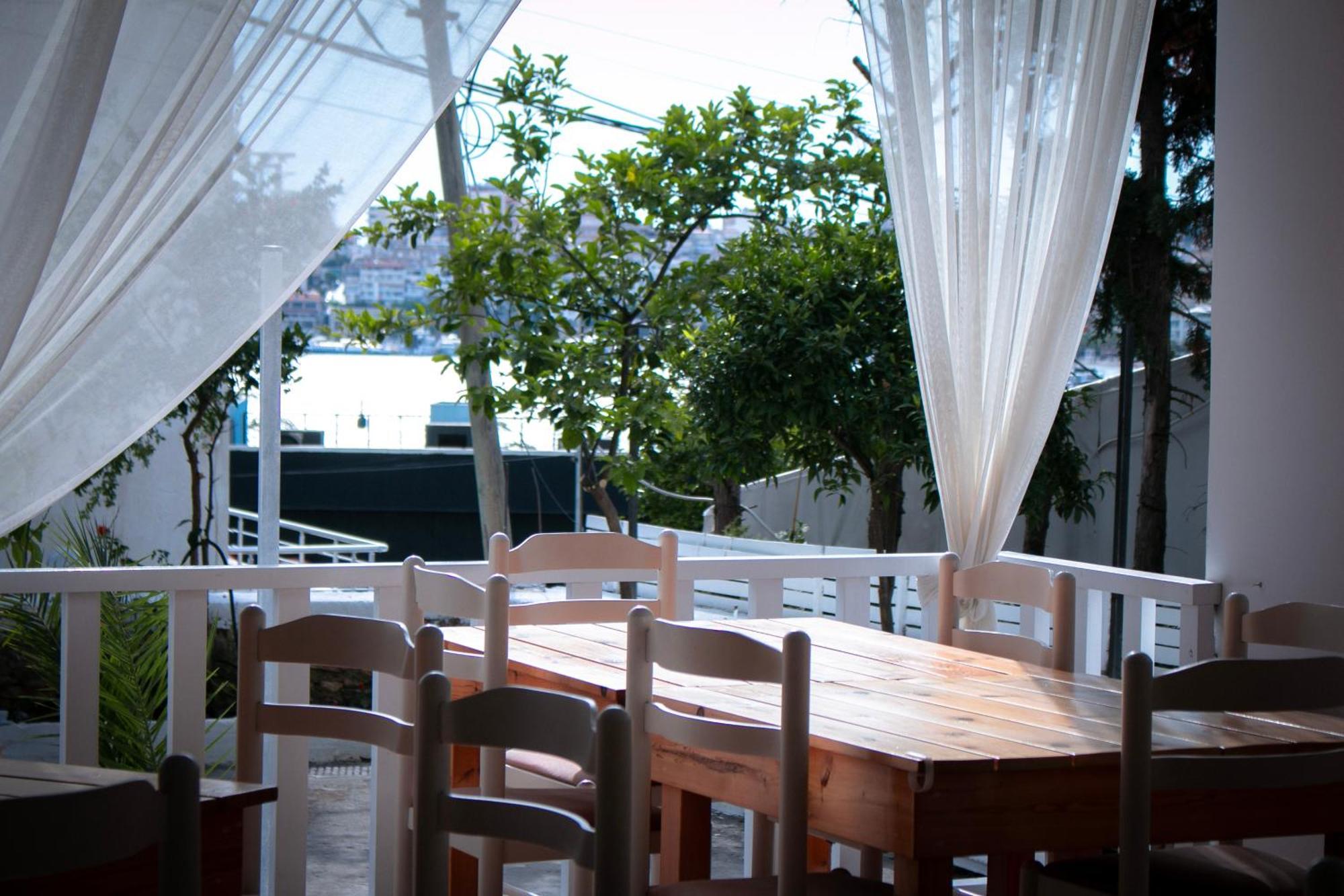 Hotel Fron Sarande Ngoại thất bức ảnh