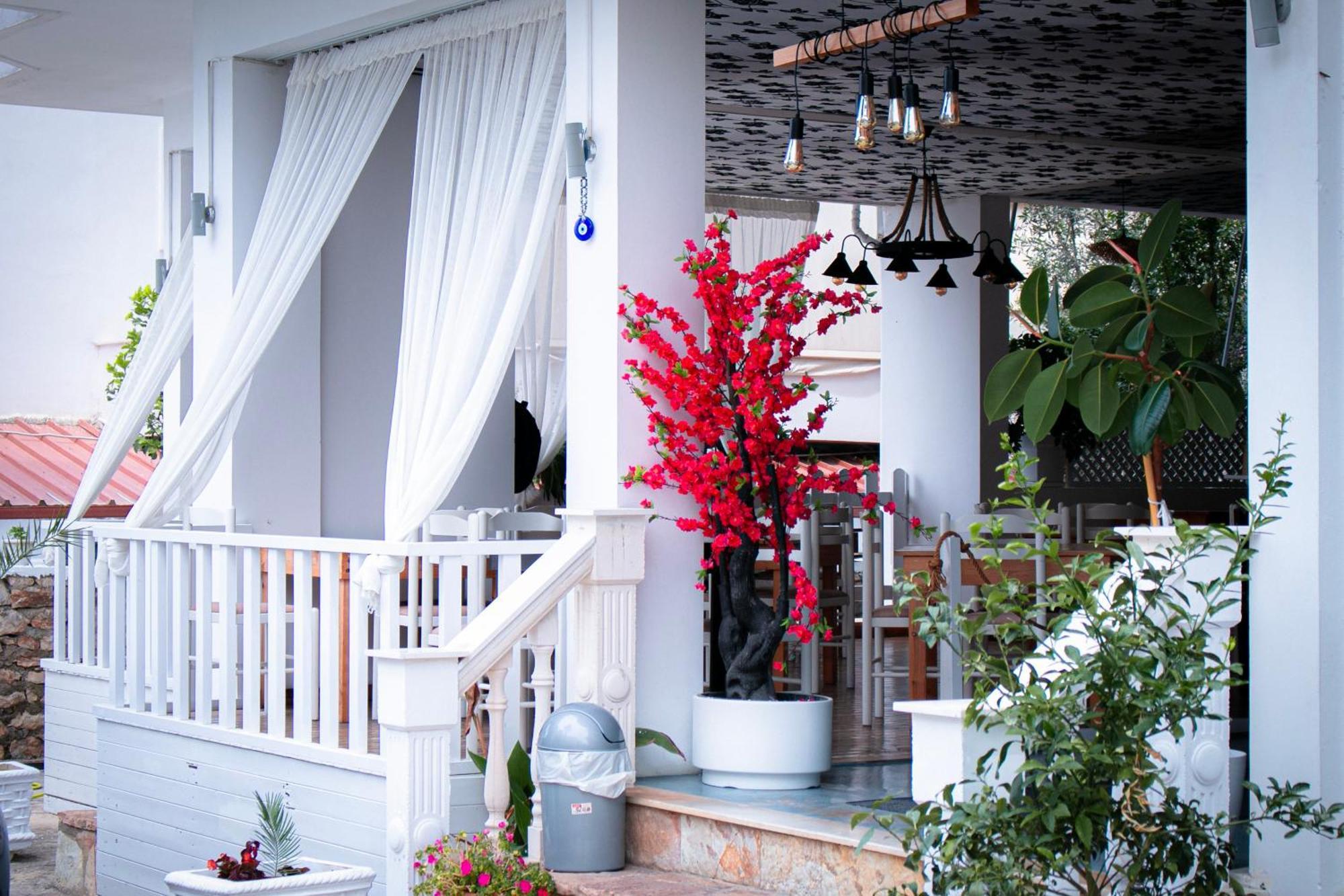 Hotel Fron Sarande Ngoại thất bức ảnh