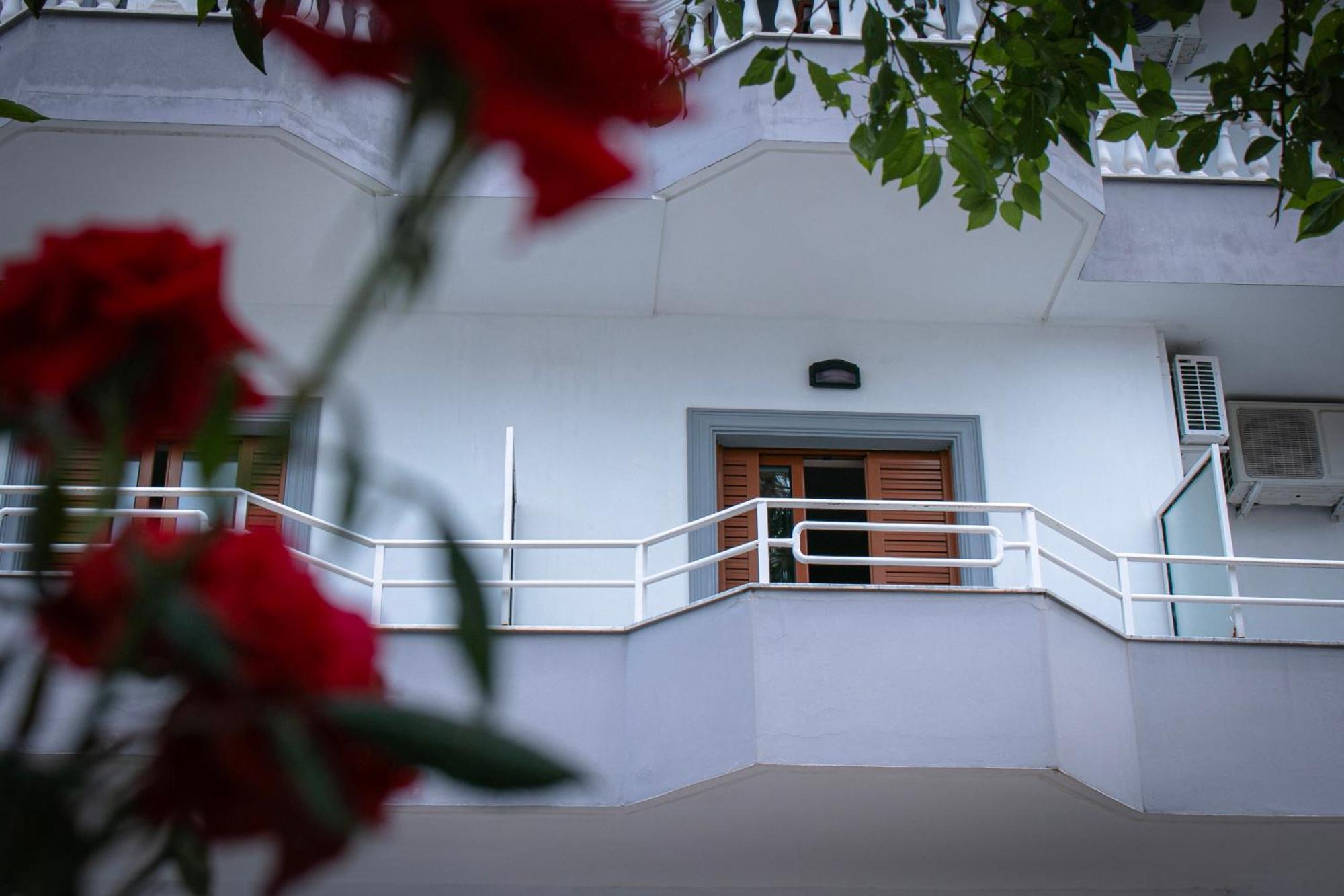 Hotel Fron Sarande Ngoại thất bức ảnh