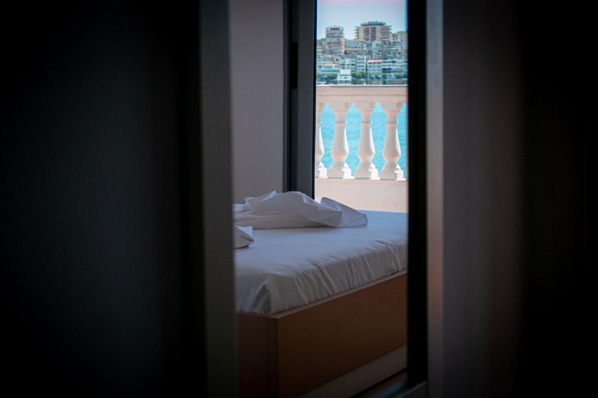 Hotel Fron Sarande Ngoại thất bức ảnh