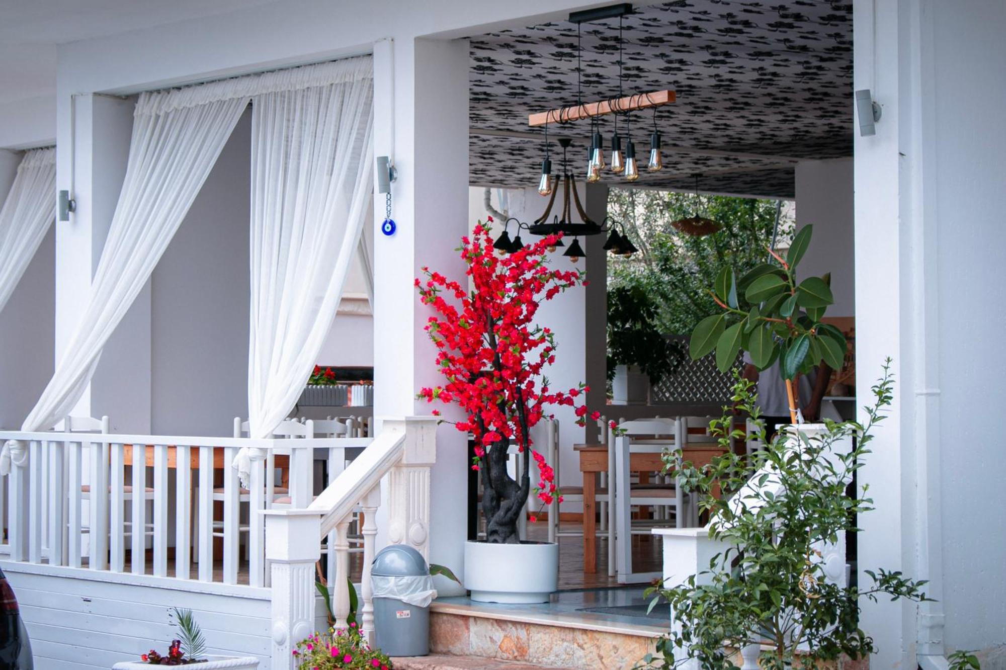 Hotel Fron Sarande Ngoại thất bức ảnh