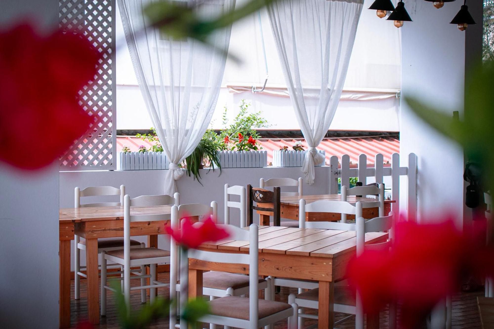 Hotel Fron Sarande Ngoại thất bức ảnh