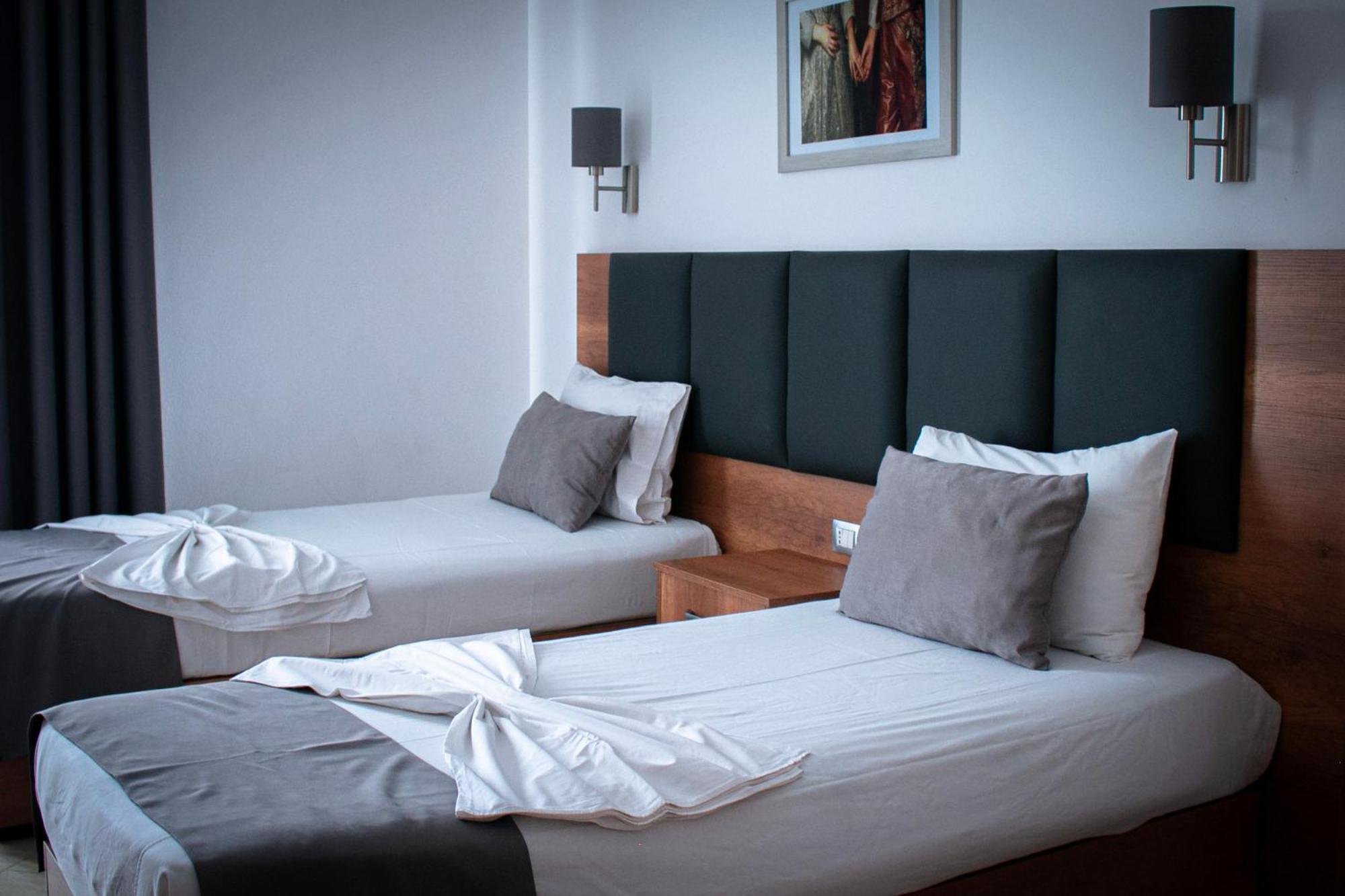 Hotel Fron Sarande Ngoại thất bức ảnh