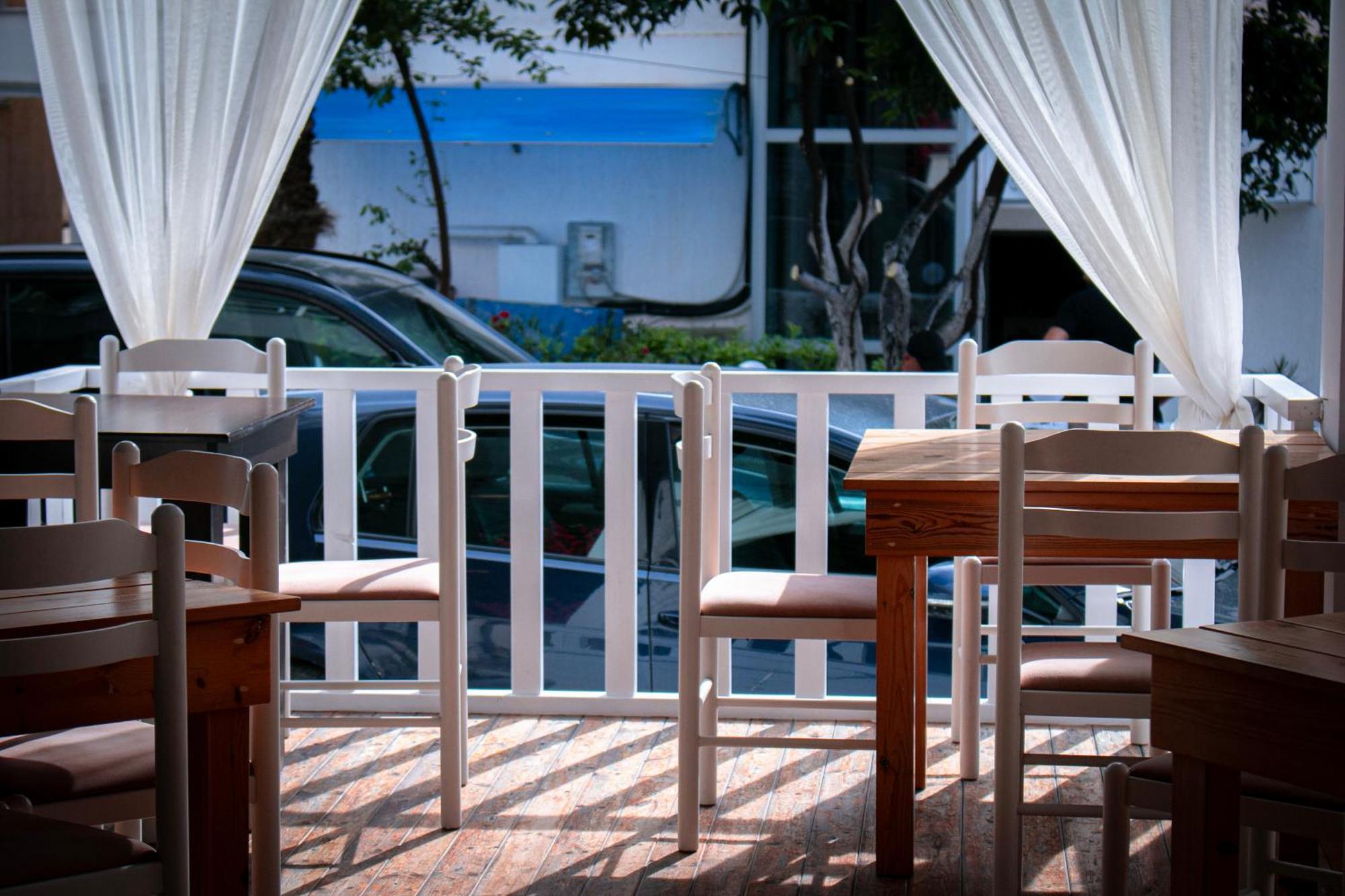 Hotel Fron Sarande Ngoại thất bức ảnh