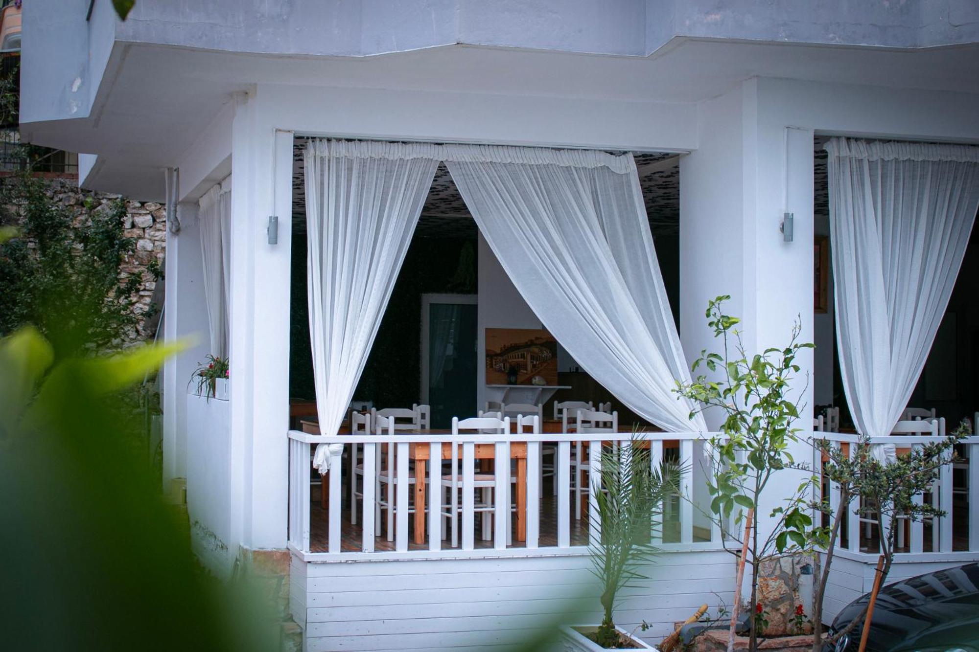Hotel Fron Sarande Ngoại thất bức ảnh