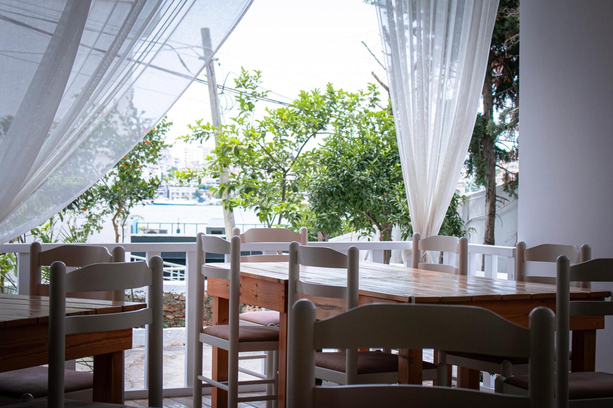Hotel Fron Sarande Ngoại thất bức ảnh