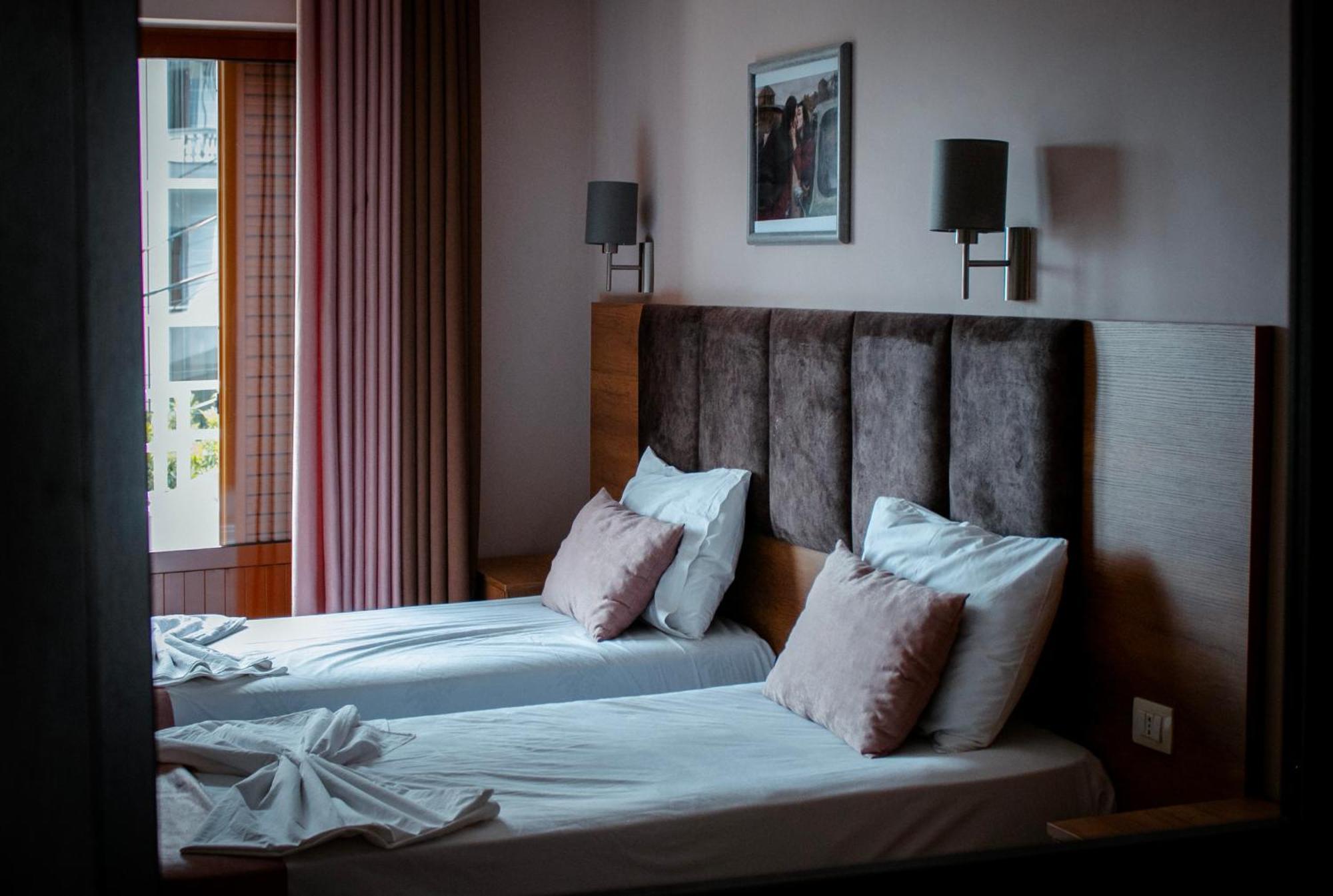 Hotel Fron Sarande Ngoại thất bức ảnh